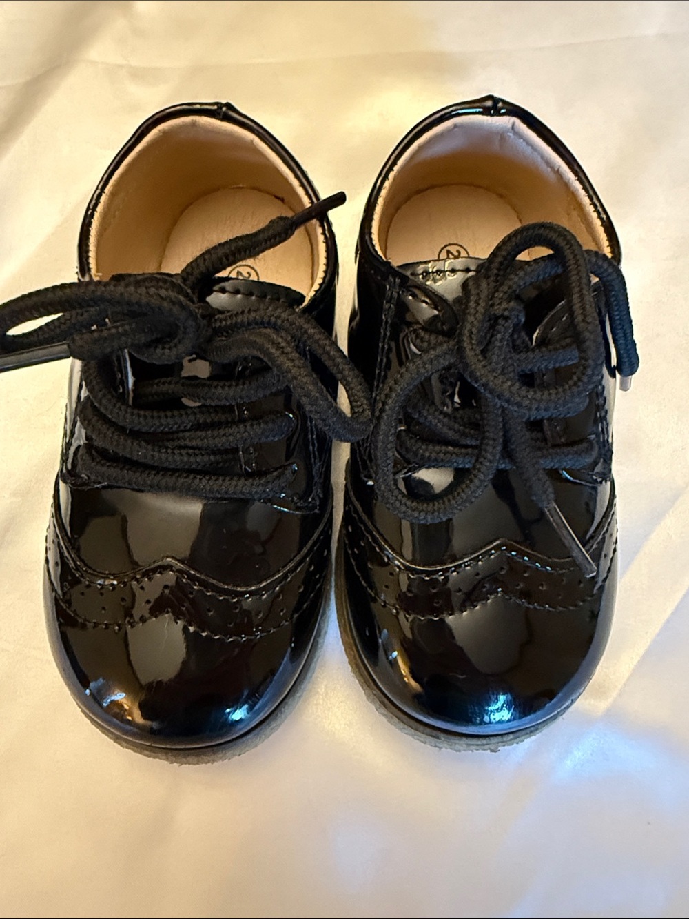 Toddler Black Lace-Up Dress Shoes EU 23  roughly equates to US Toddler 7 to 7.5